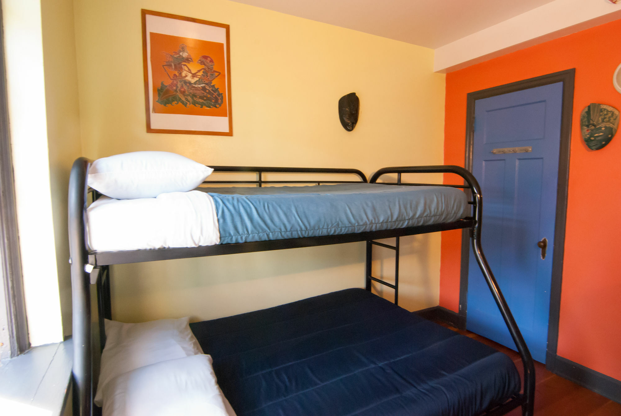 Ocean Island | Backpackers | Victoria
