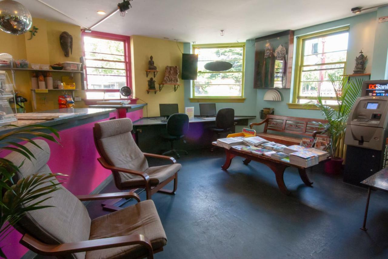 Ocean Island | Backpackers | Hostal Victoria