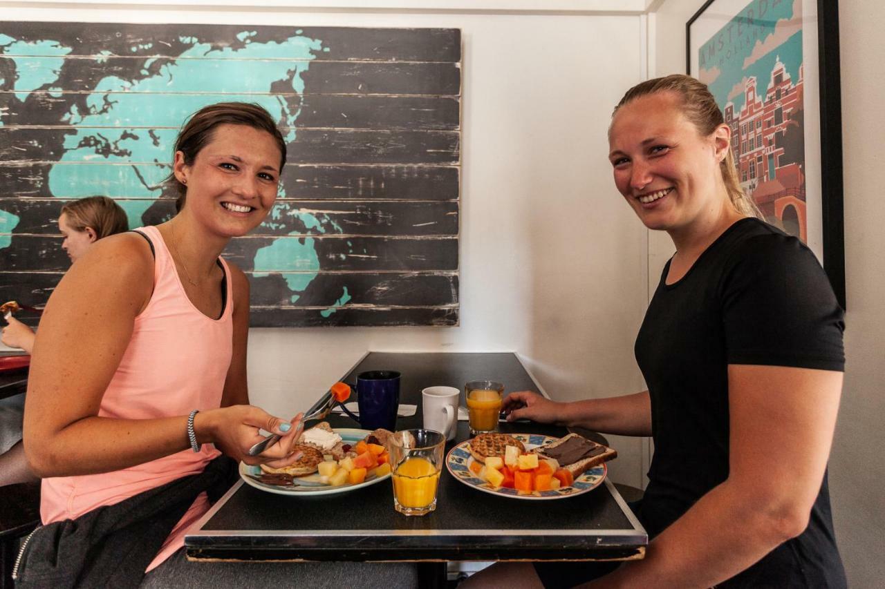 Ocean Island | Backpackers | Hostal *